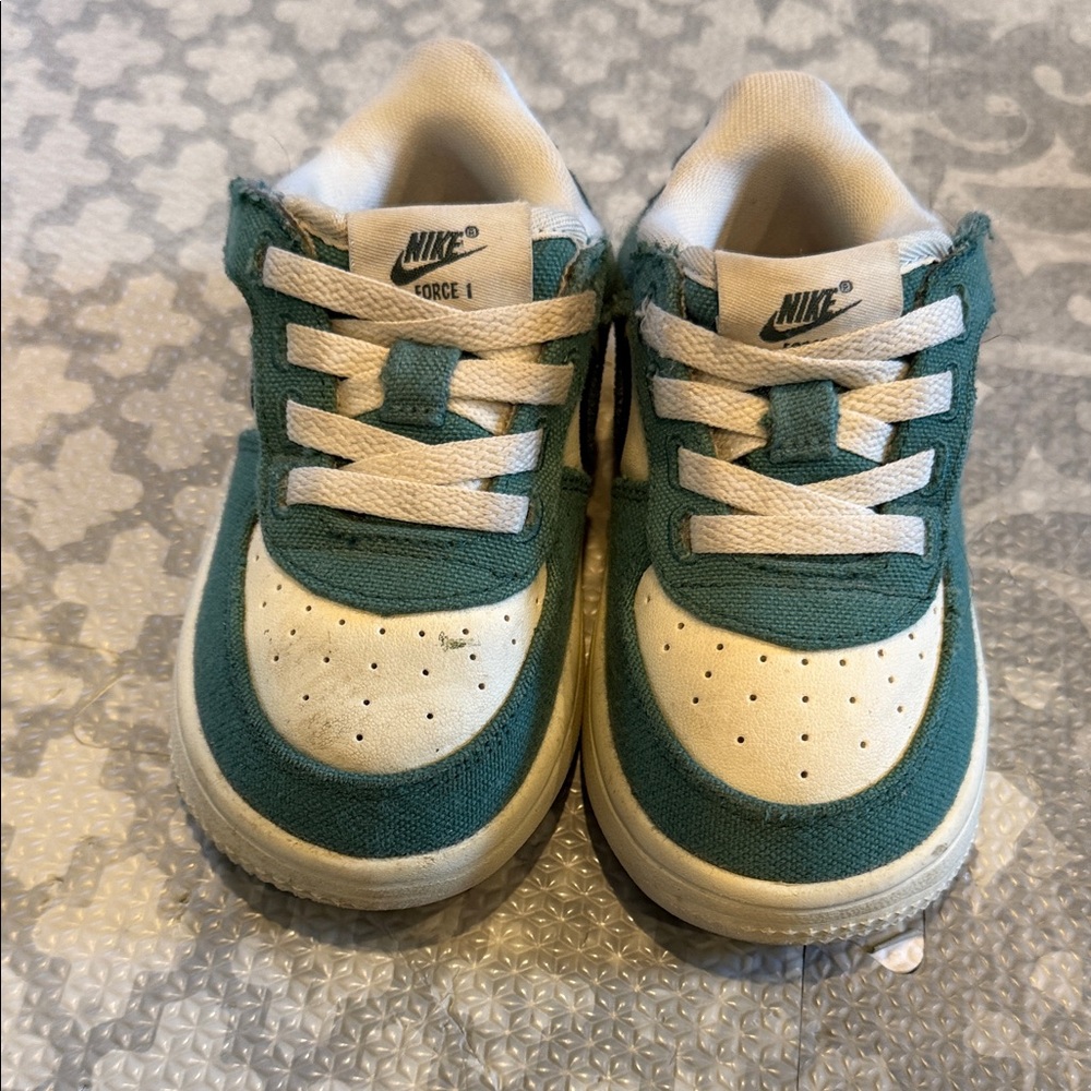 Nike Kids Teal & White Low-Top Air Force One Sneakers toddler